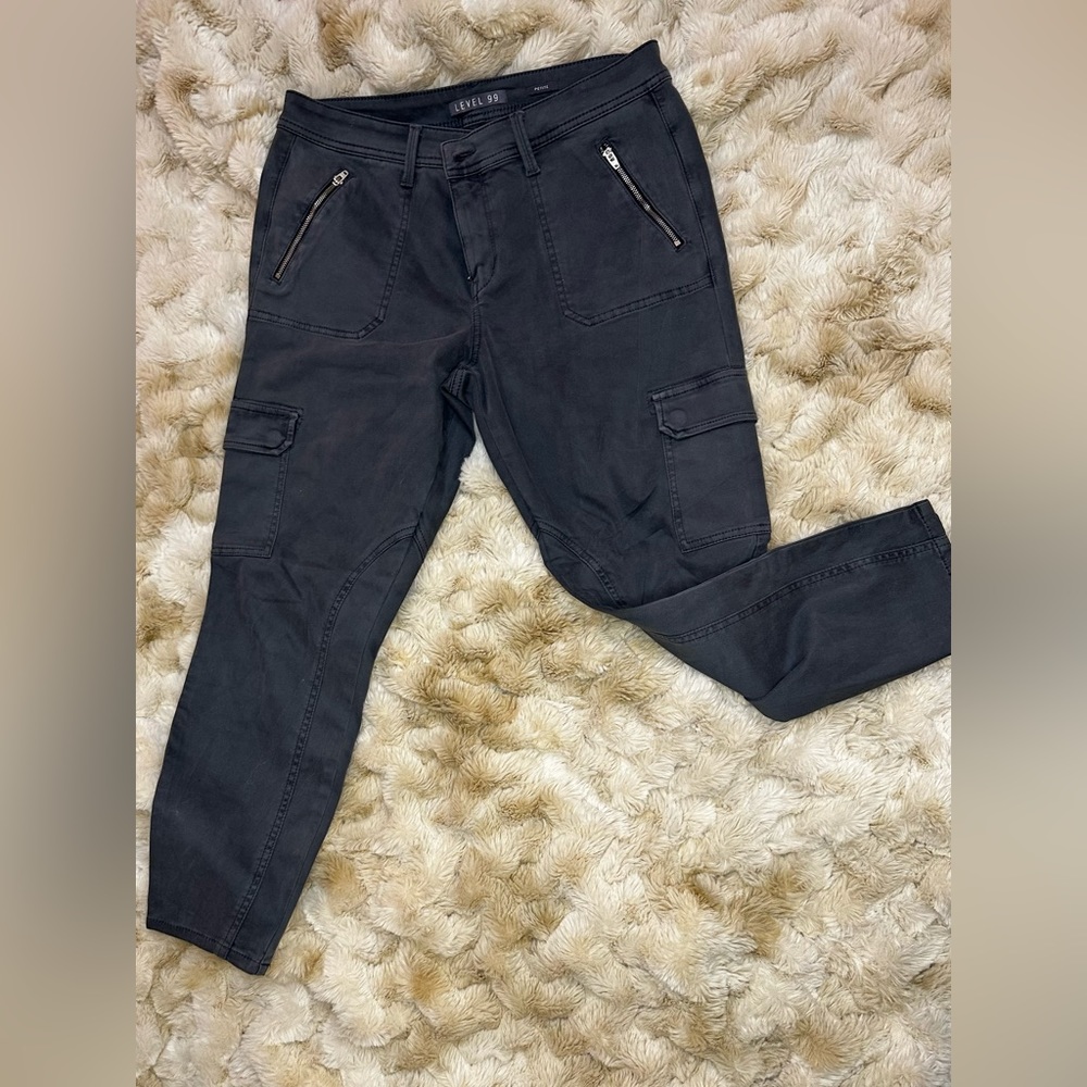 Level 99 cargo jeans 
•size: 31P (petite)